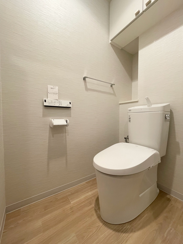 モダンな石目柄で心地よい浴室空間を 港区H様邸 モダンな石目柄で心地よい浴室空間を 港区H様邸